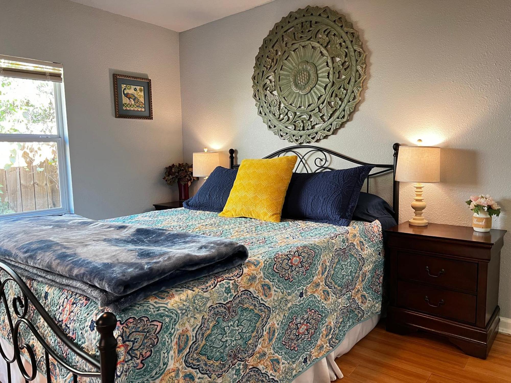 Boho Bliss- Cozy Private Room 2 Miles From Alamodome! San Antonio Eksteriør billede