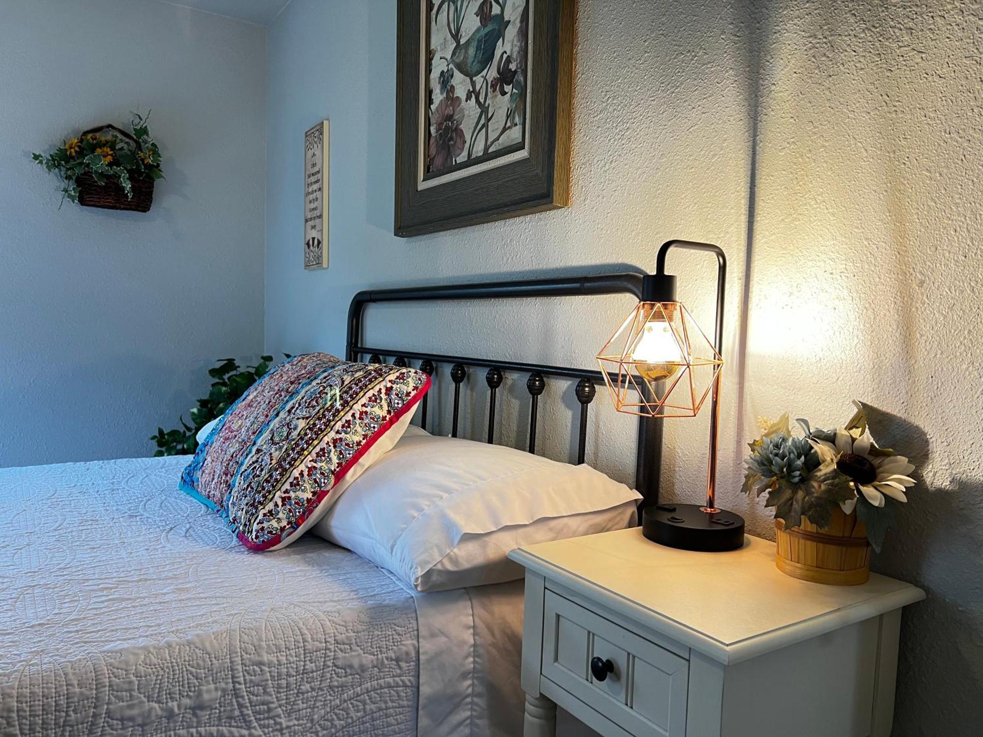 Boho Bliss- Cozy Private Room 2 Miles From Alamodome! San Antonio Eksteriør billede
